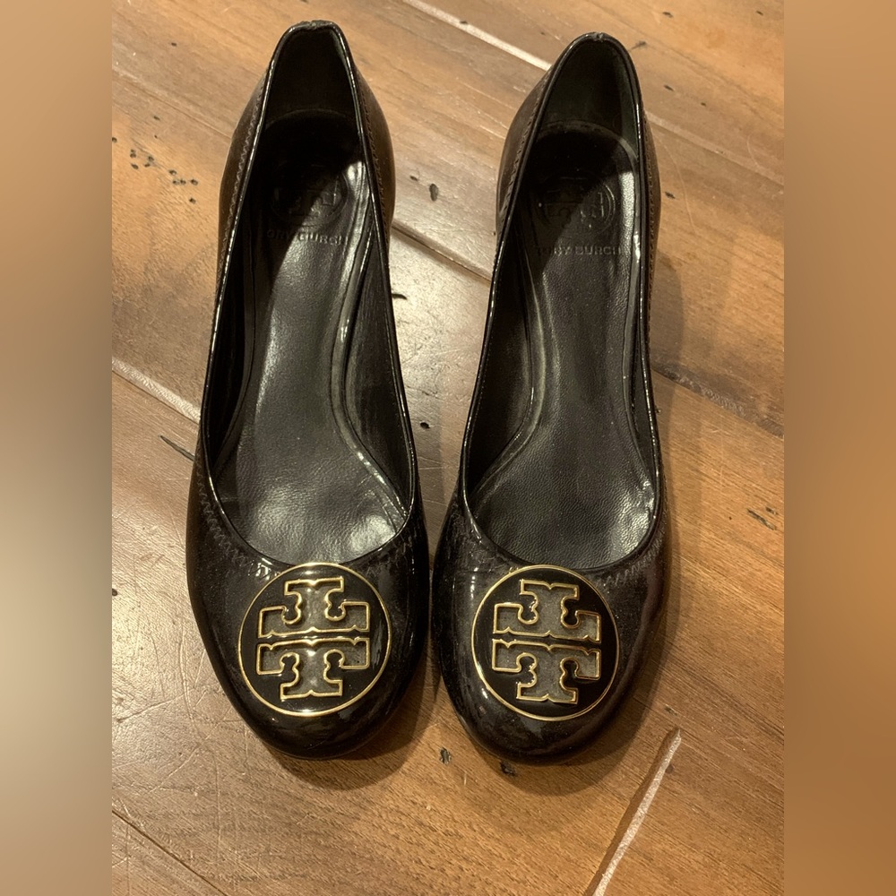 EUC Tory Burch Patent Leather Block Heels Black 7.5